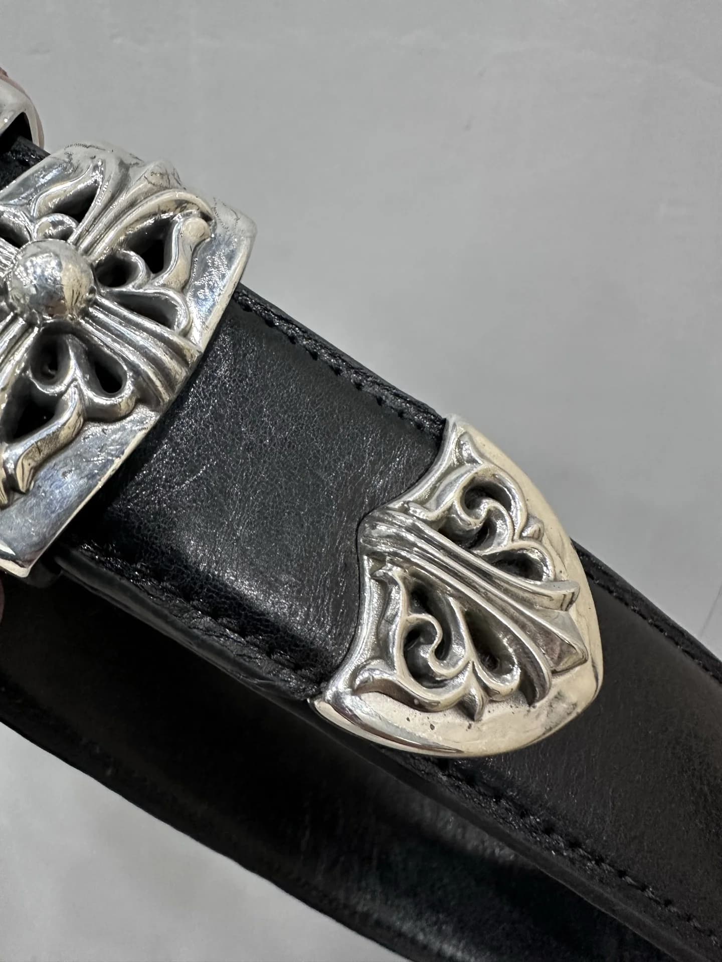 Серебряный резной наконечник на ремне Chrome Hearts Fleur-de-lis 4 Piece