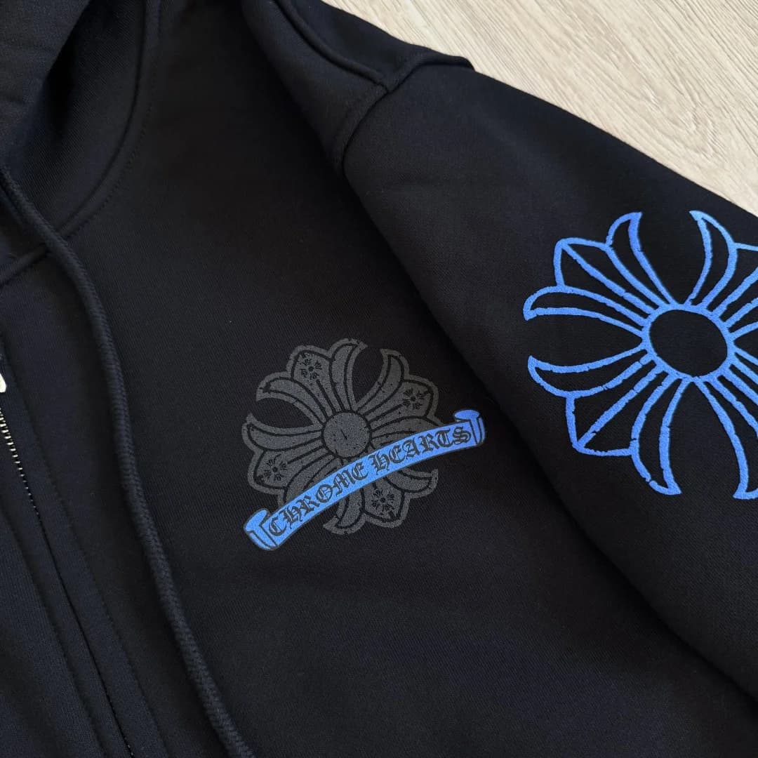 Синий принт с логотипом Chrome Hearts на груди