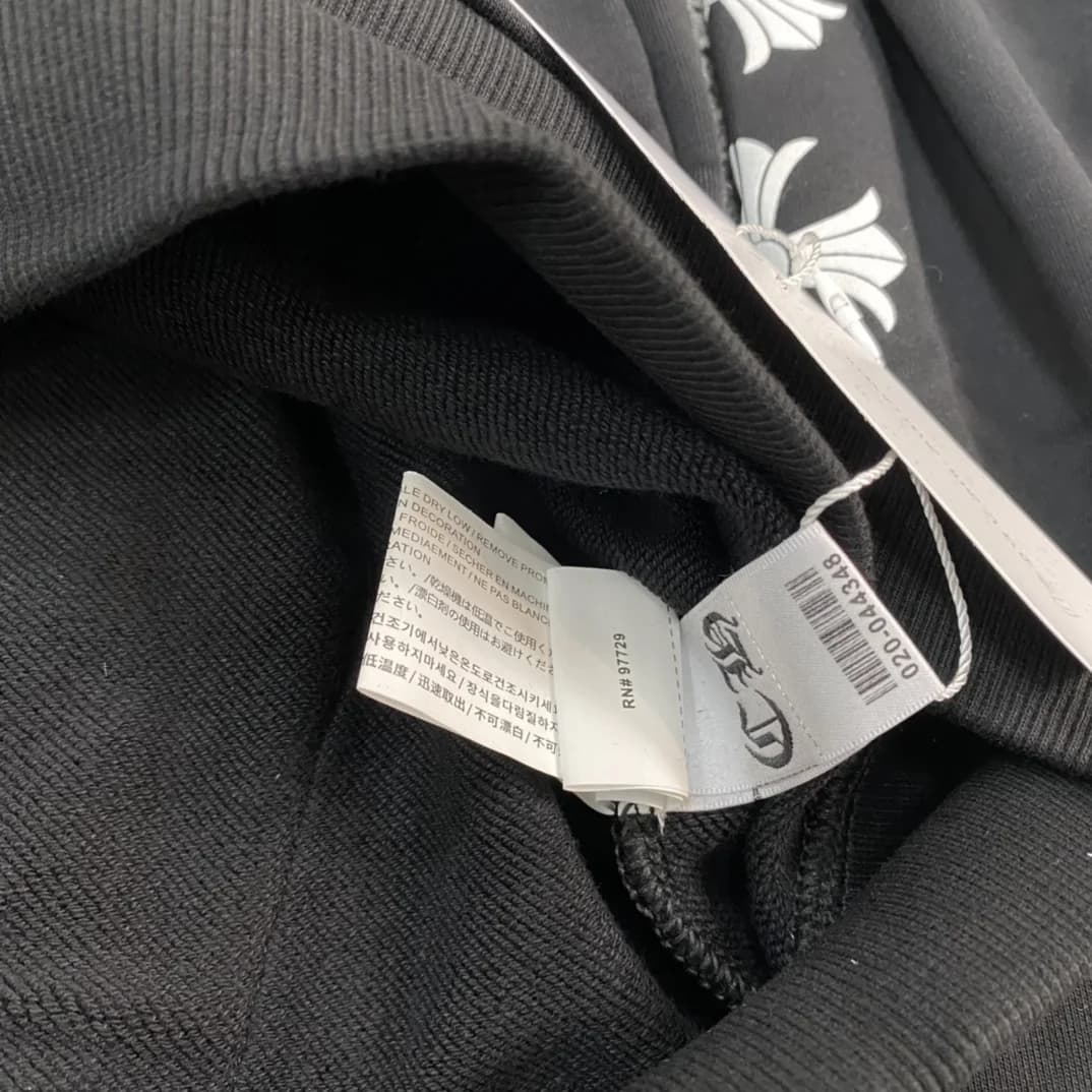 Внутренняя бирка худи Chrome Hearts