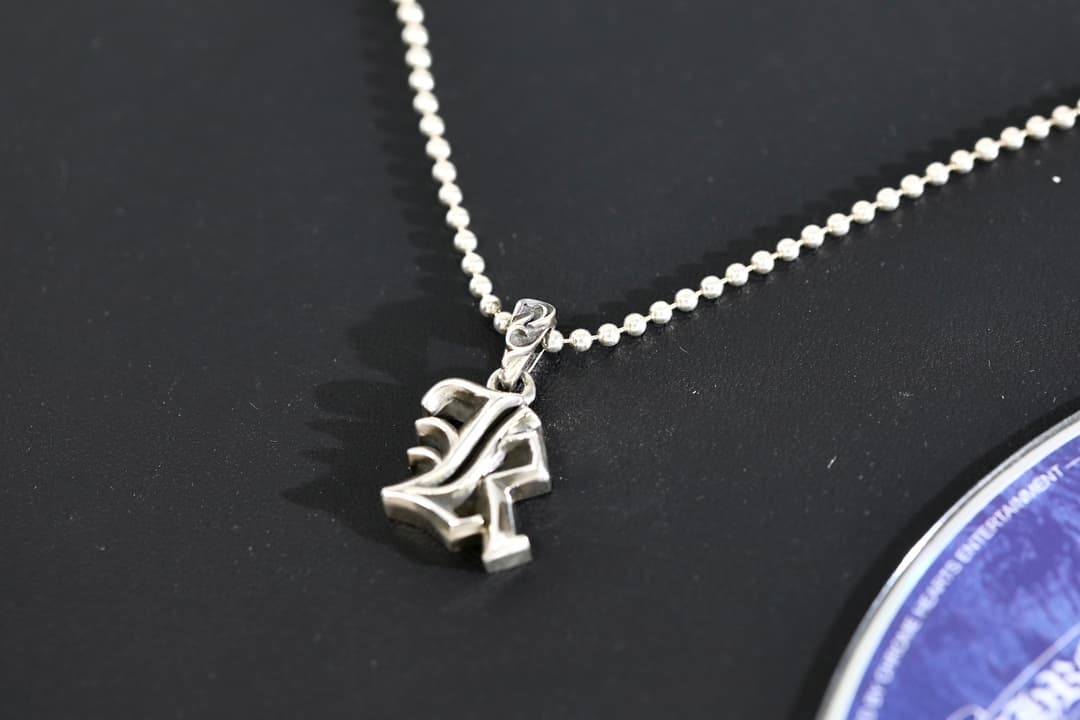 Серебряная подвеска Chrome Hearts с буквой K на шариковой цепочке
