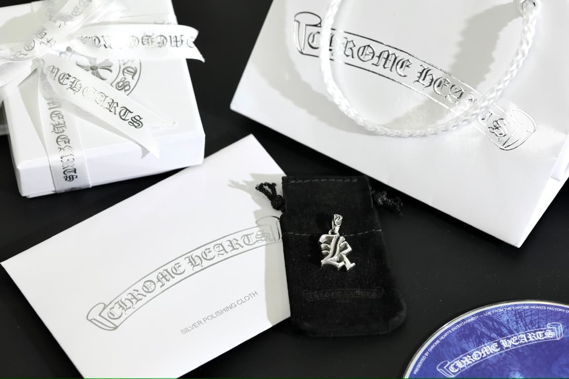 Комплект подвески Chrome Hearts с фирменным чехлом, коробкой и салфеткой