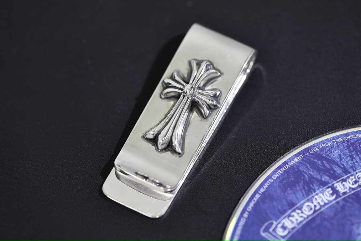 Лицевая сторона зажима для денег Chrome Hearts из серебра 925 пробы