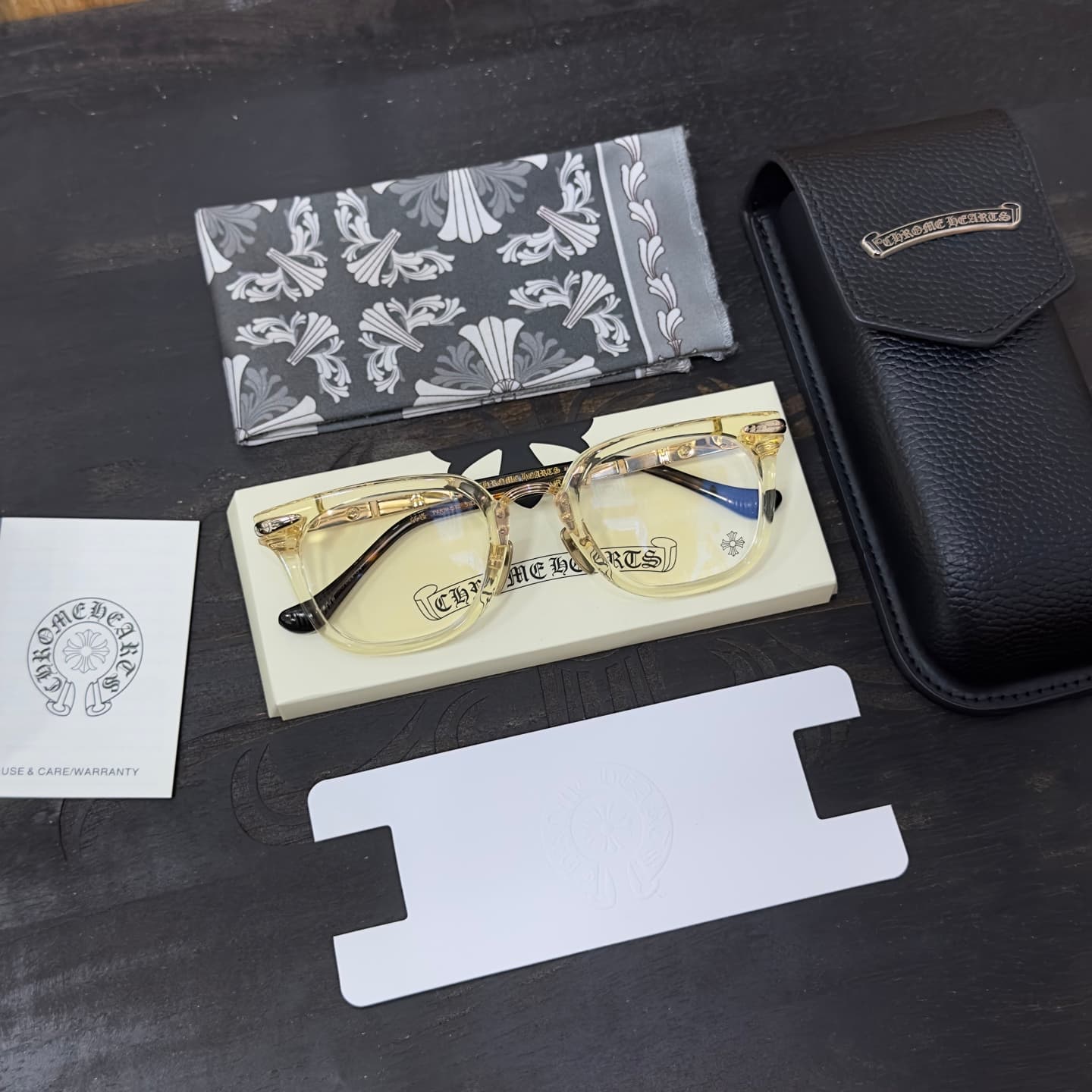 Очки Chrome Hearts TITANASLUVR в комплекте с кожаным чехлом, салфеткой и буклетом