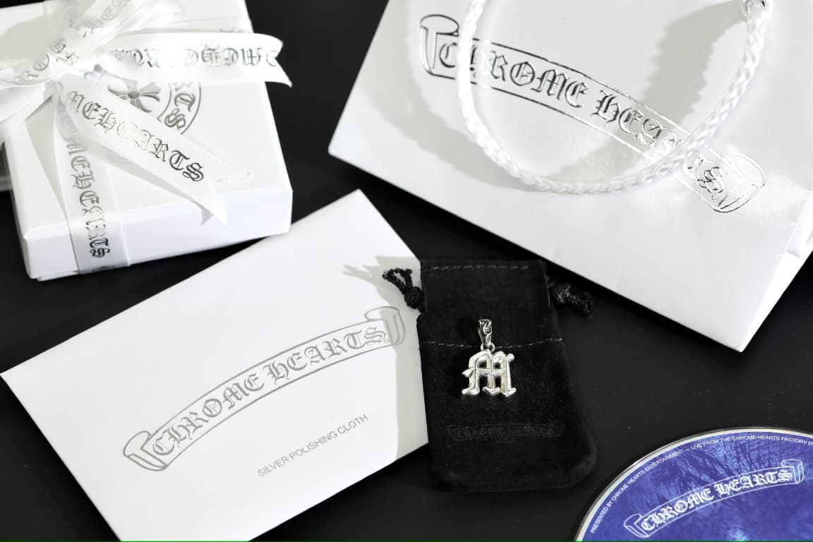 Серебряная подвеска Chrome Hearts буква M с фирменным комплектом упаковки