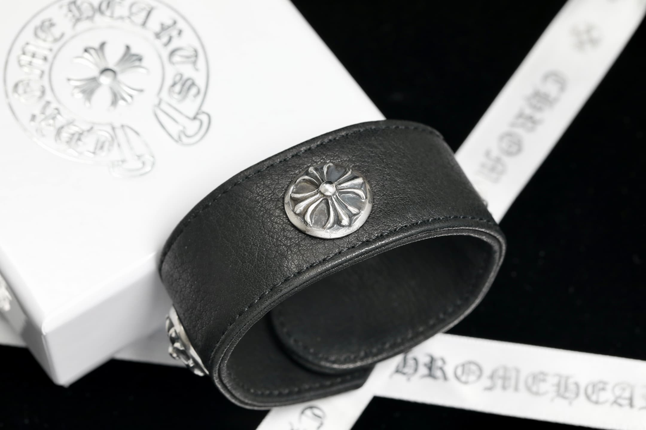 Кожаный браслет Chrome Hearts