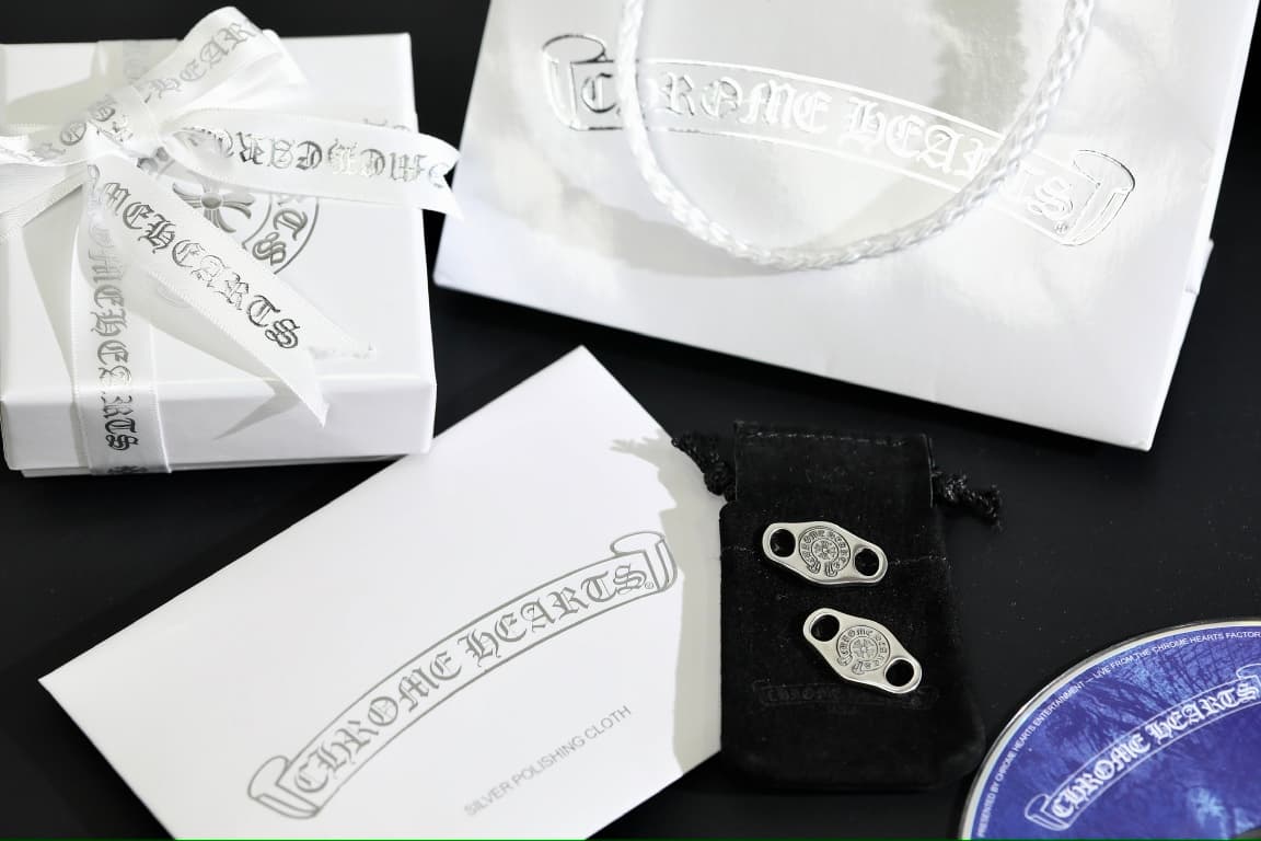 Комплект зажимов для шнурков Chrome Hearts с фирменной коробкой, мешочком и салфеткой