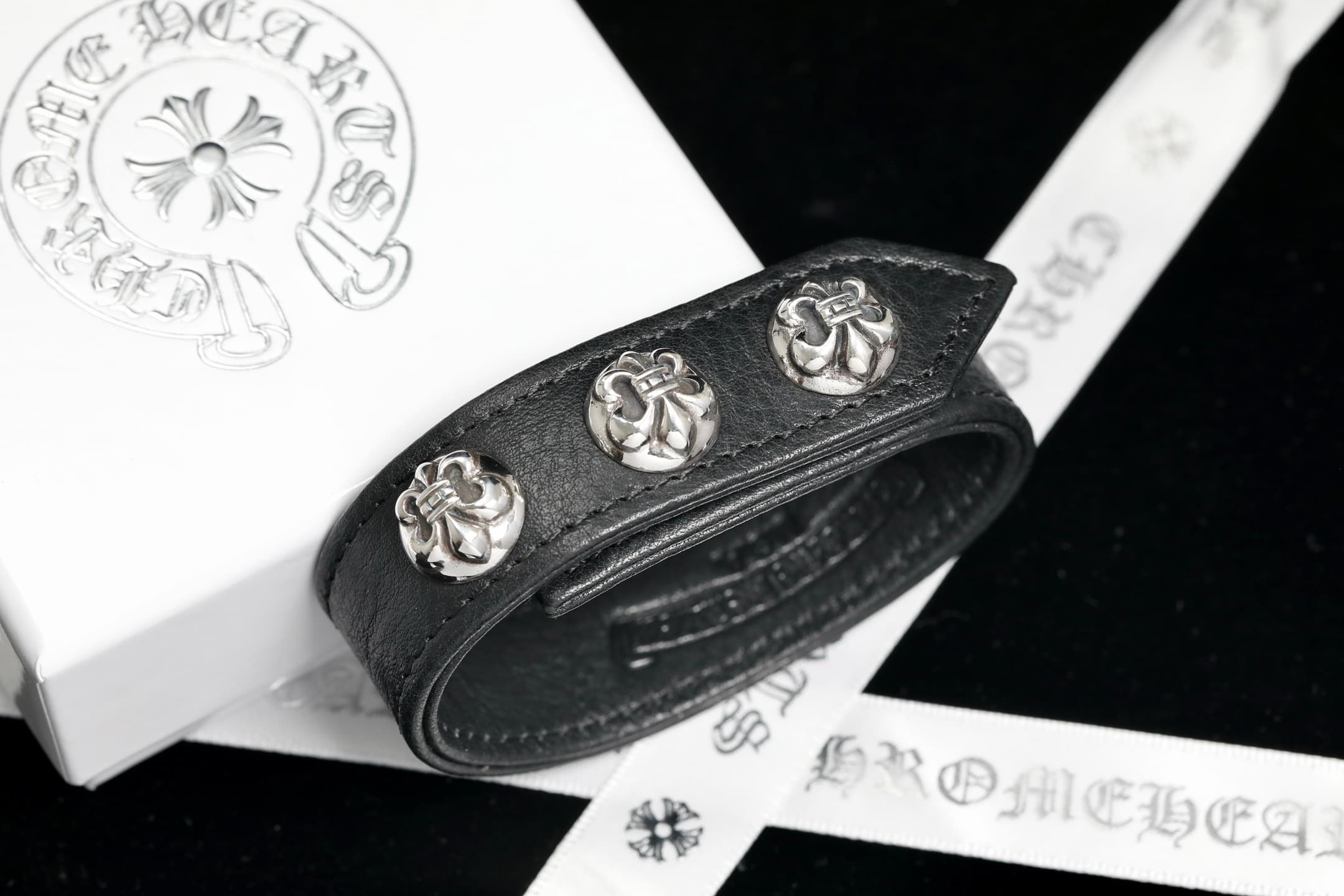 Кожаный браслет Chrome Hearts