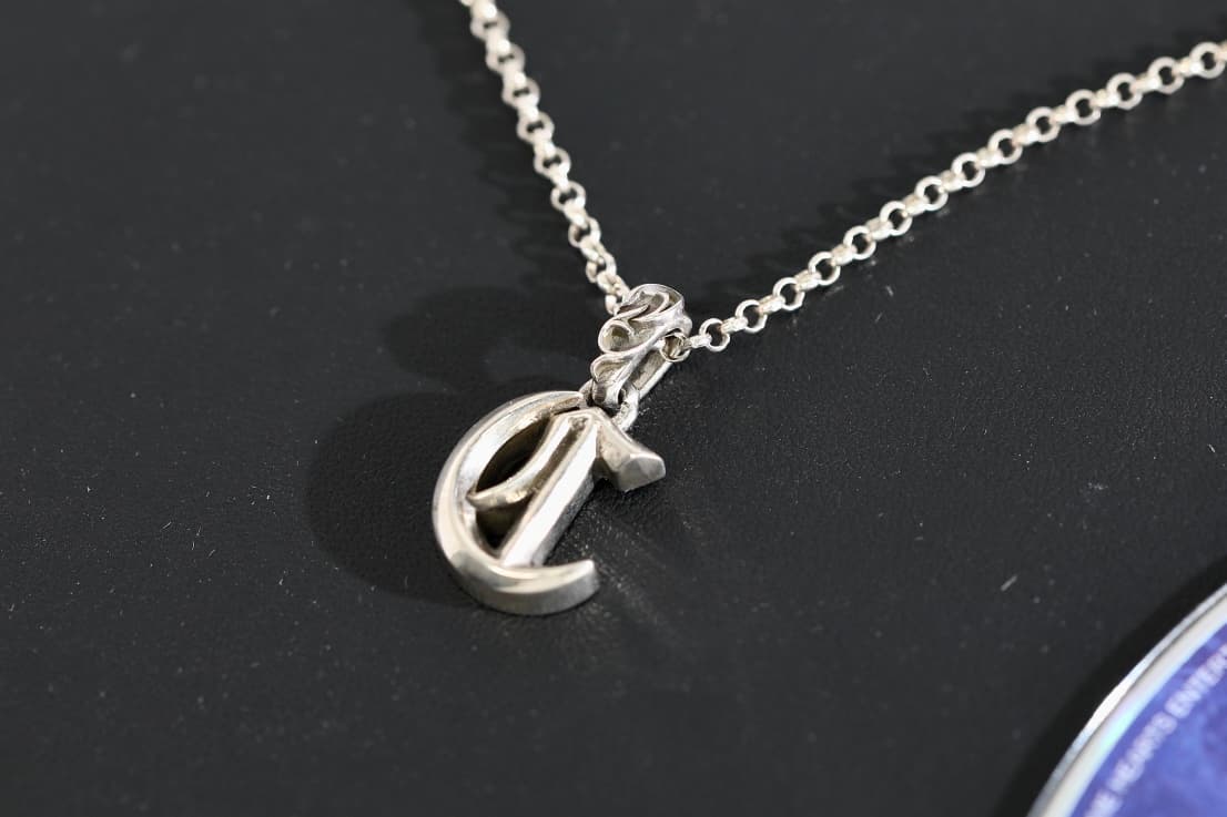 Серебряная подвеска Chrome Hearts с буквой C на цепочке