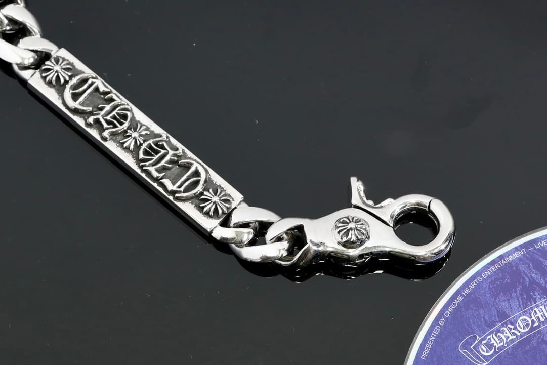 Деталь карабина и звена серебряной цепочки Chrome Hearts