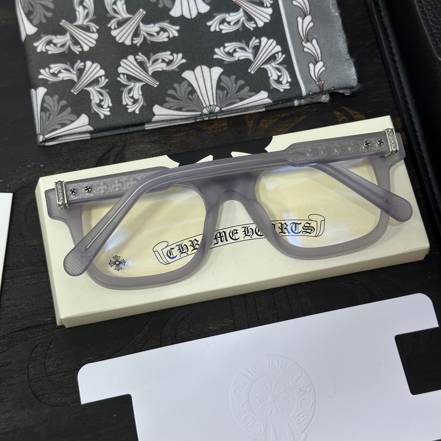 Матовая полупрозрачная оправа Chrome Hearts AMBIDIXTROUS, вид спереди
