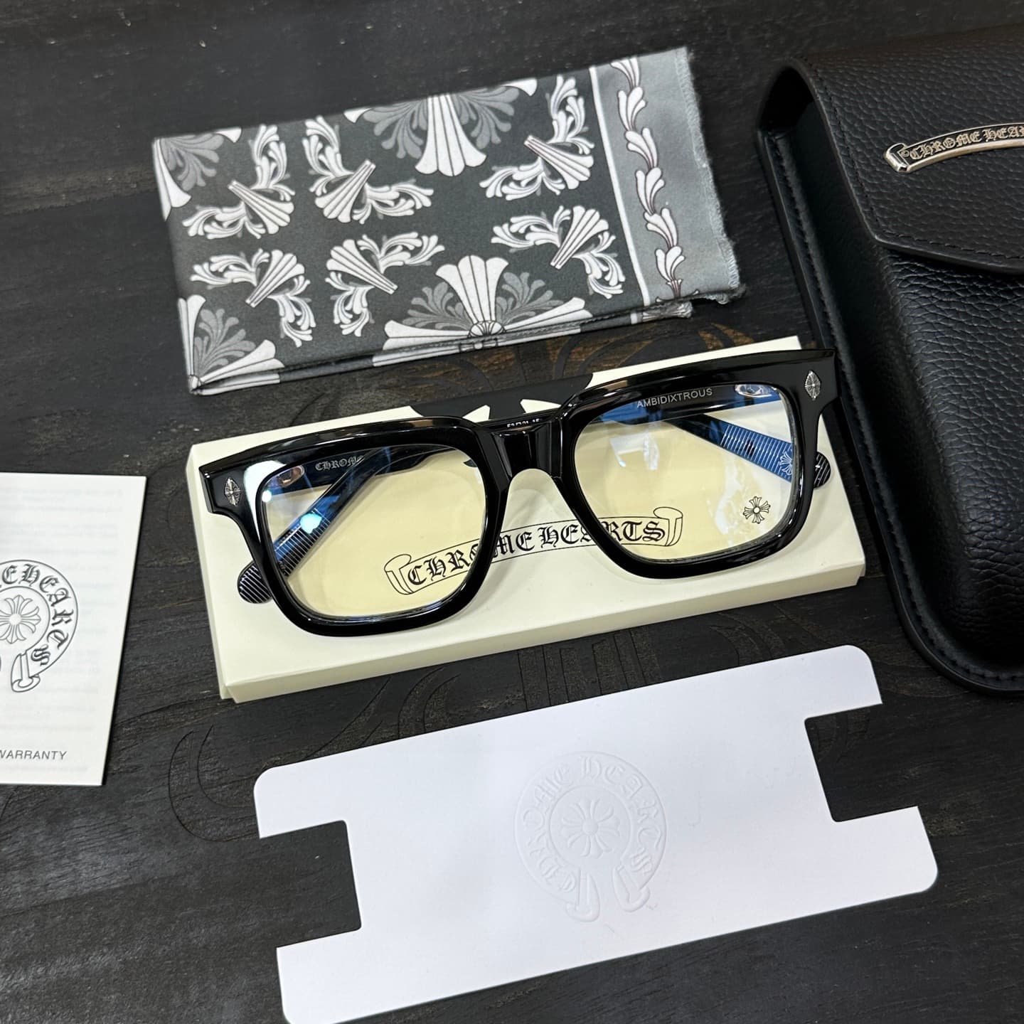 Очки Chrome Hearts AMBIDIXTROUS в комплекте с фирменным кожаным чехлом и салфеткой