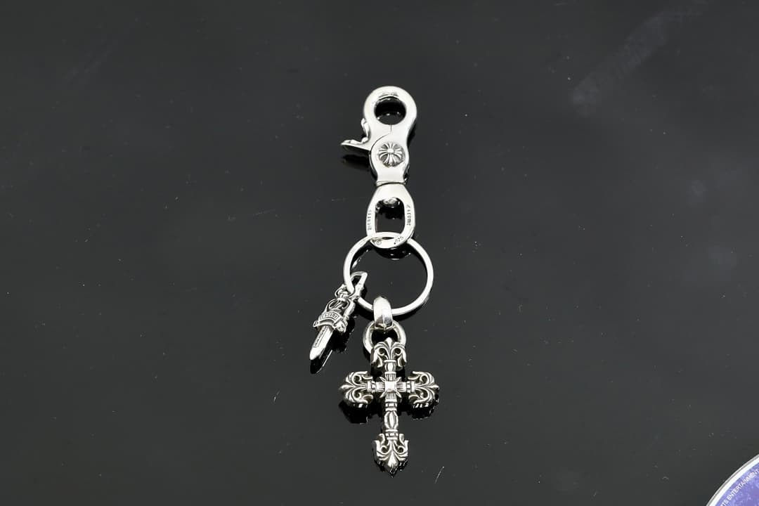 Серебряный брелок с подвесками Dagger и Cross