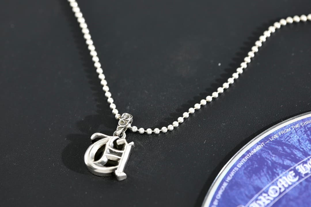 Серебряная подвеска Chrome Hearts в форме буквы U на шариковой цепочке