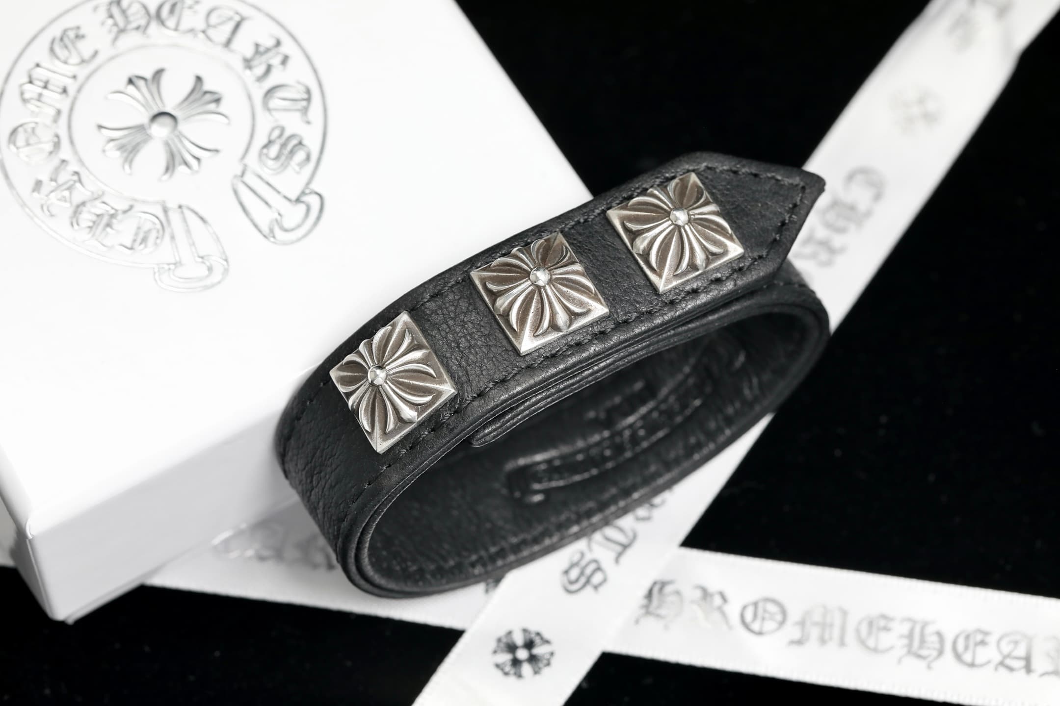 Кожаный браслет Chrome Hearts