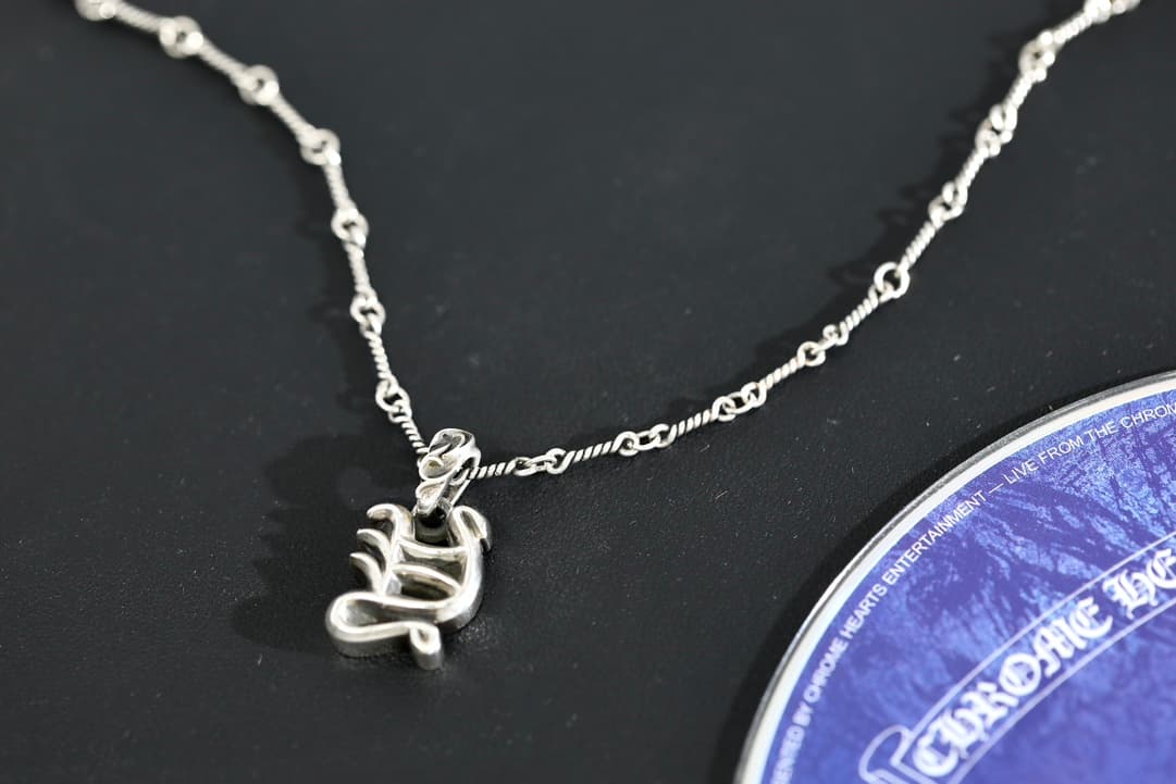 Серебряная подвеска Chrome Hearts буква Y на цепочке