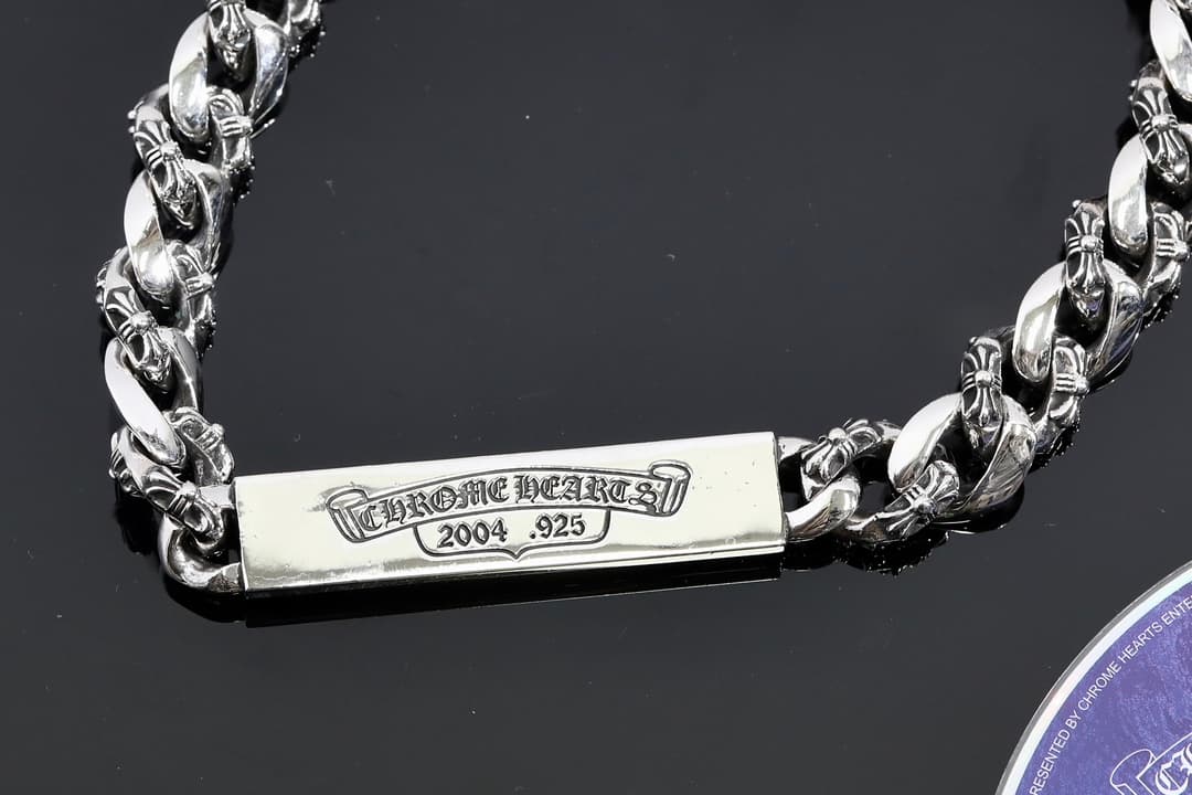 Гравировка Chrome Hearts 2004 .925 на обратной стороне серебряной планки