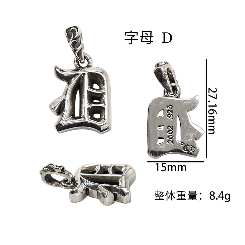 Схема размеров 27.16х15 мм и веса 8.4 г серебряной подвески Chrome Hearts D