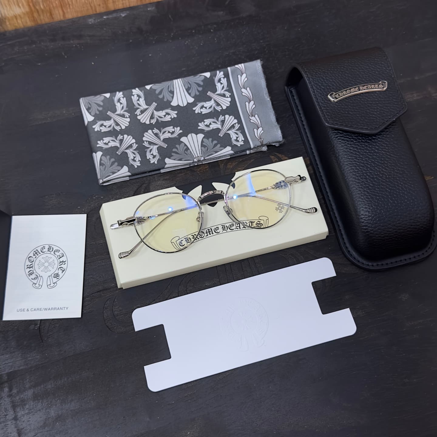 Очки Chrome Hearts VAGIDICTORIAN III в серебристой оправе в полном комплекте с чехлом и салфеткой