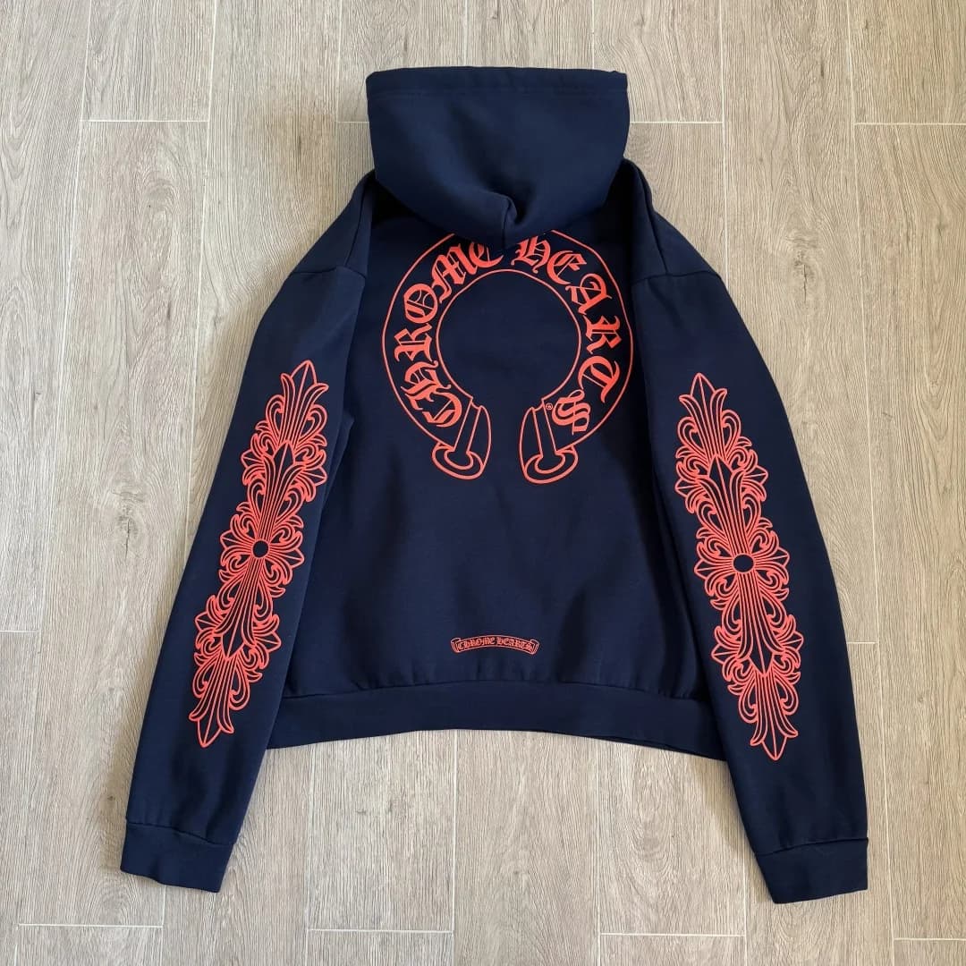 Темно-синее худи Chrome Hearts с красным принтом в виде подковы на спине