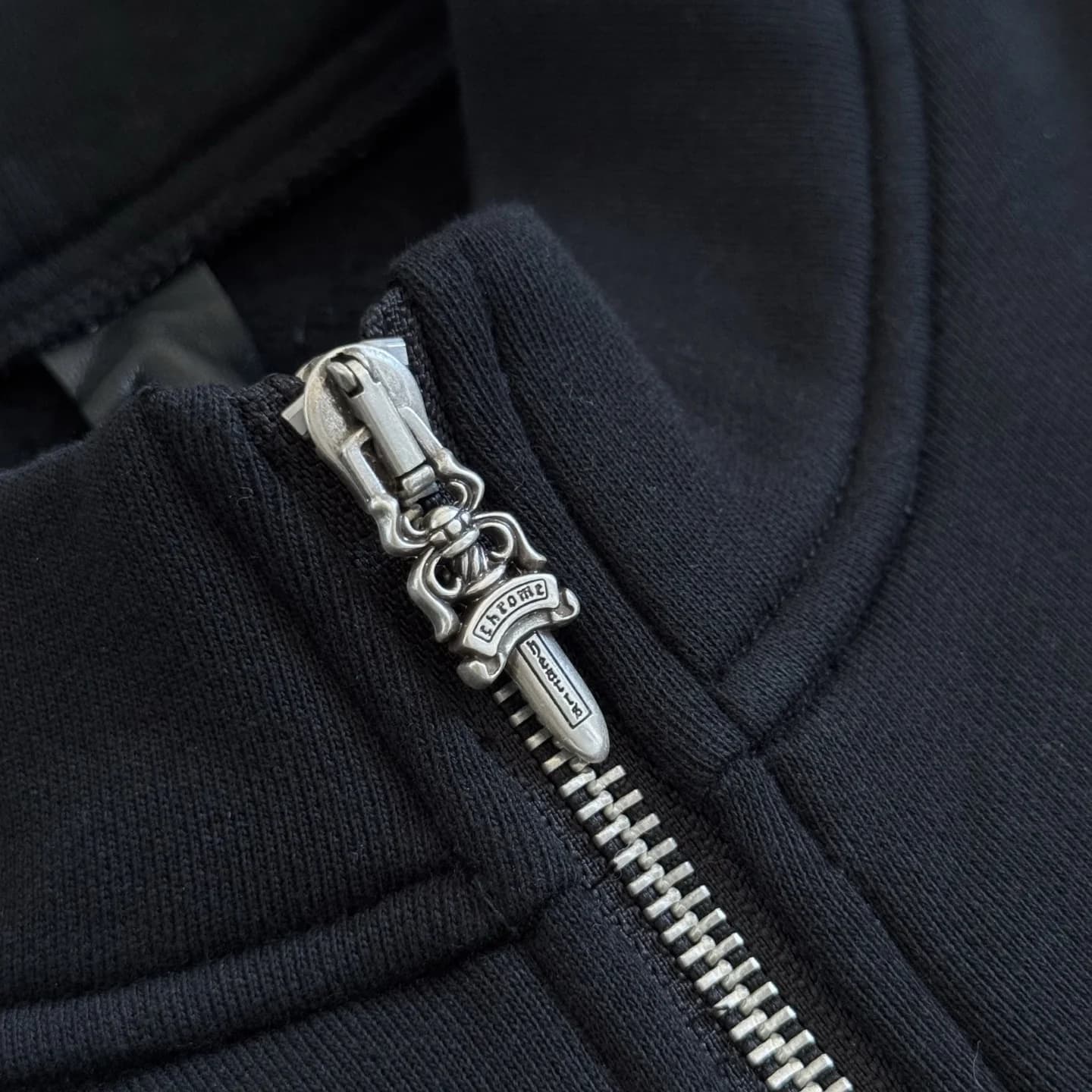 Серебряный пуллер молнии Chrome Hearts