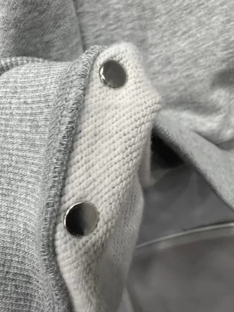 Боковой карман на кнопках толстовки Chrome Hearts