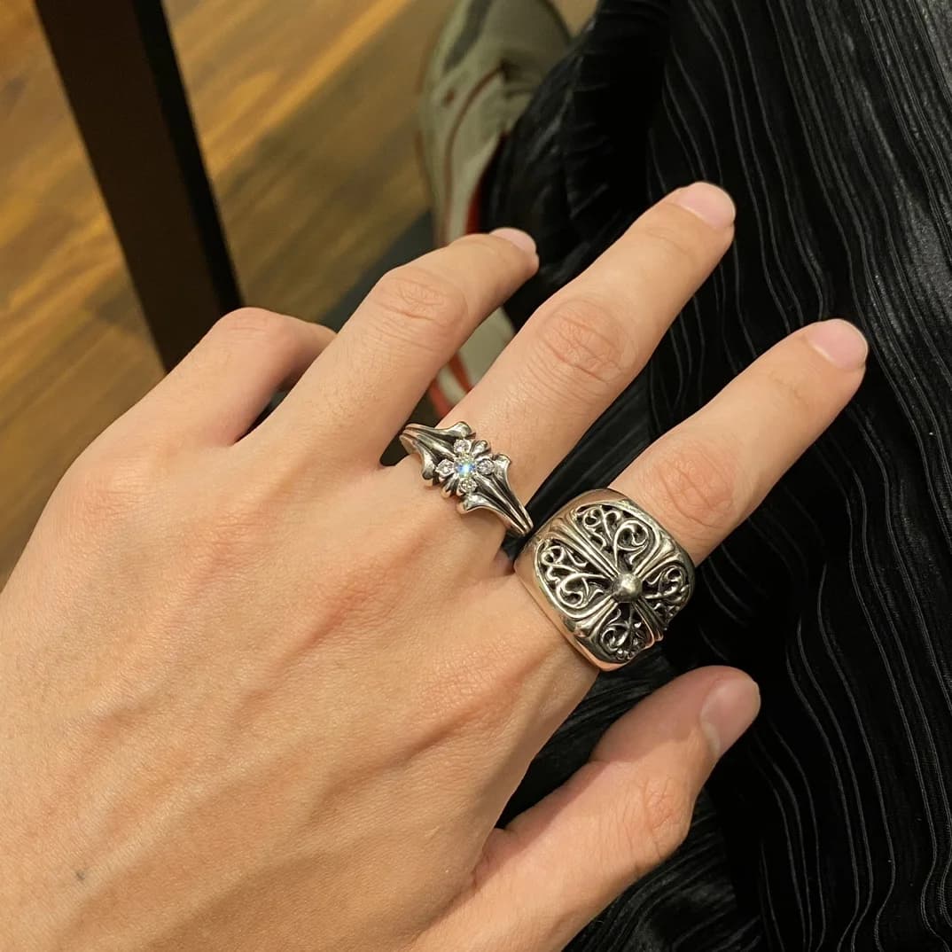 Кольцо Chrome Hearts на руке