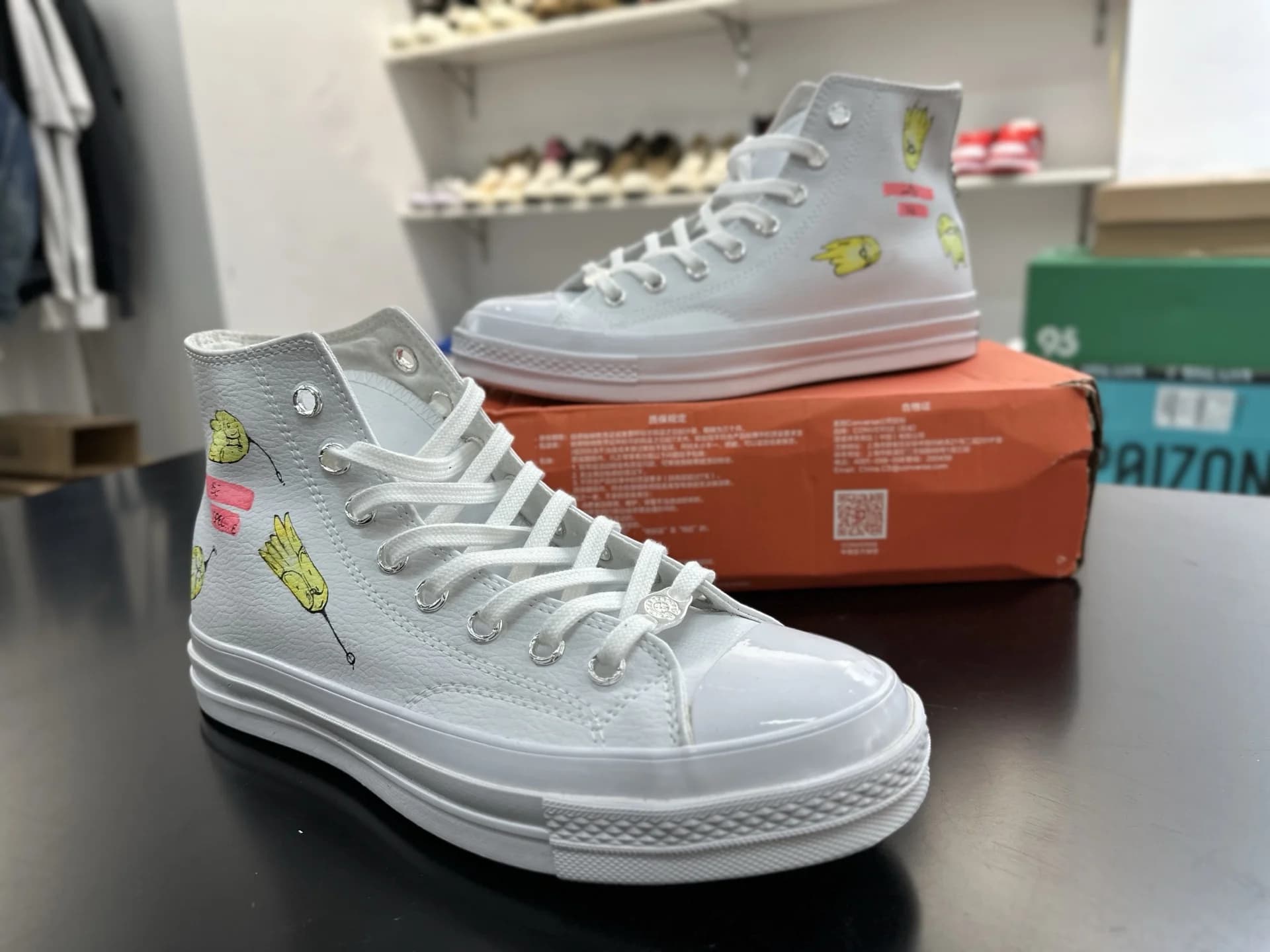 Белые кожаные кеды Chrome Hearts x Converse All-Star x Matty Boy с граффити