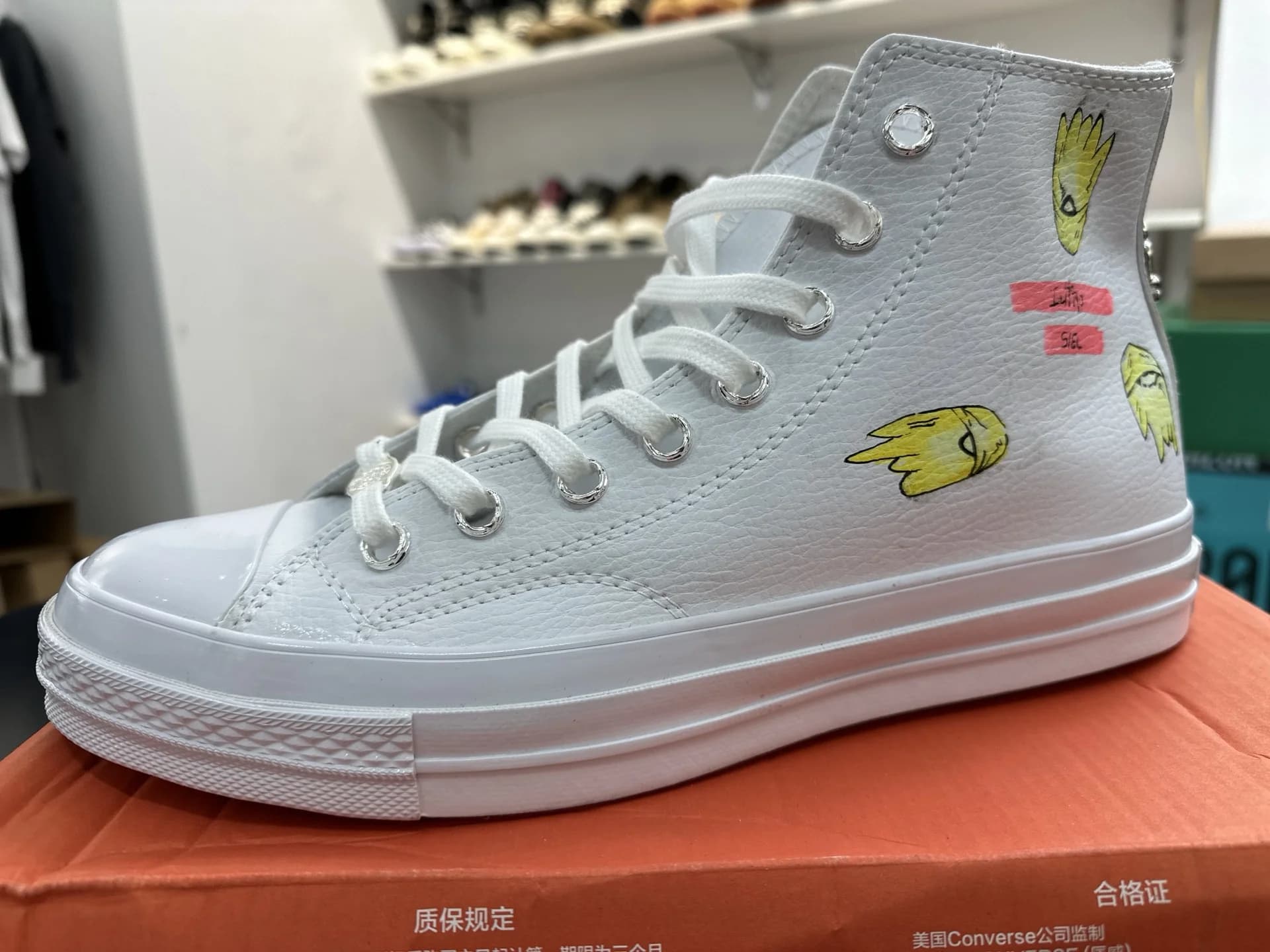 Боковой ракурс высоких кед Chrome Hearts x Converse All-Star x Matty Boy
