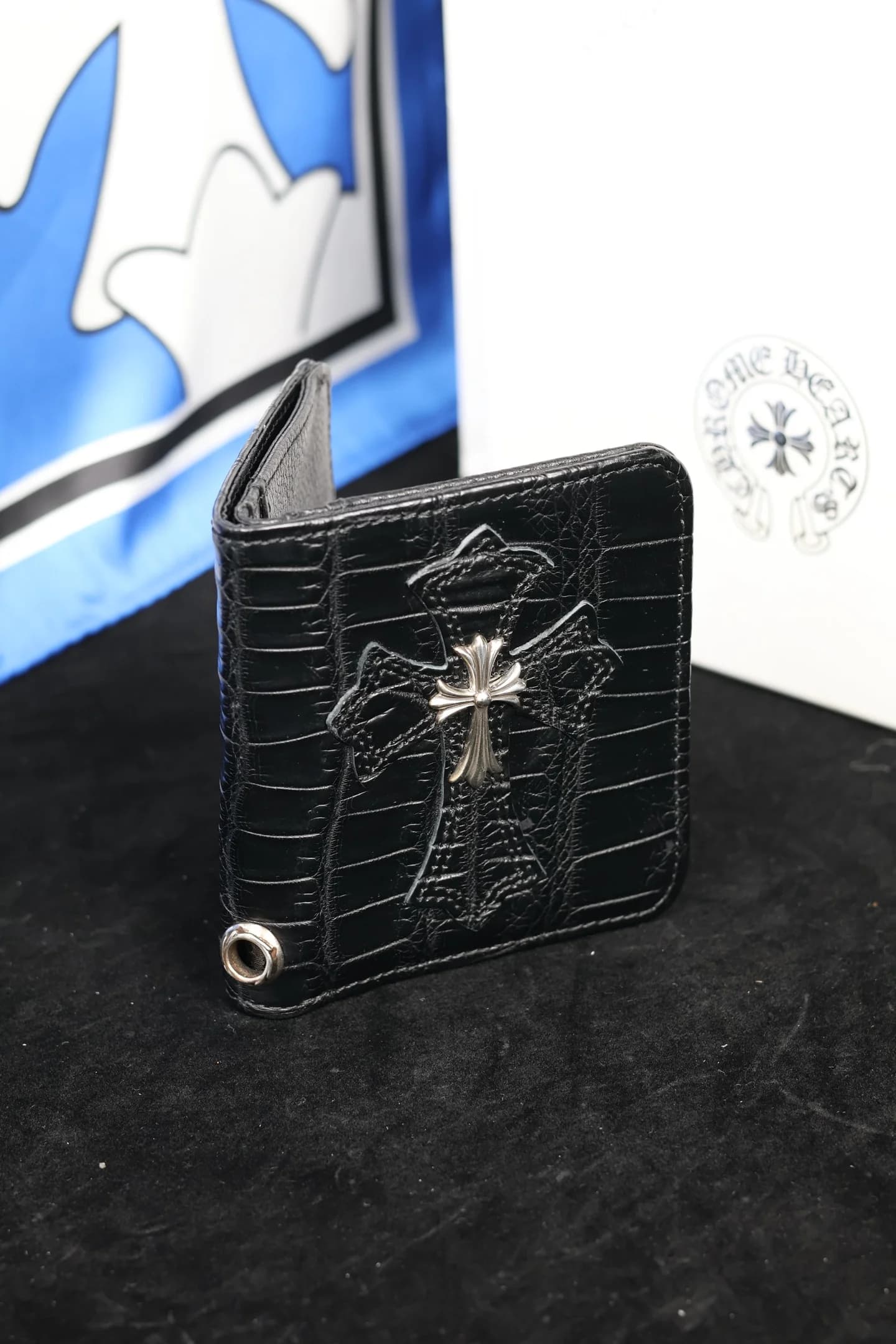 Кожаный кошелек Chrome Hearts с серебряным крестом и люверсом для цепочки