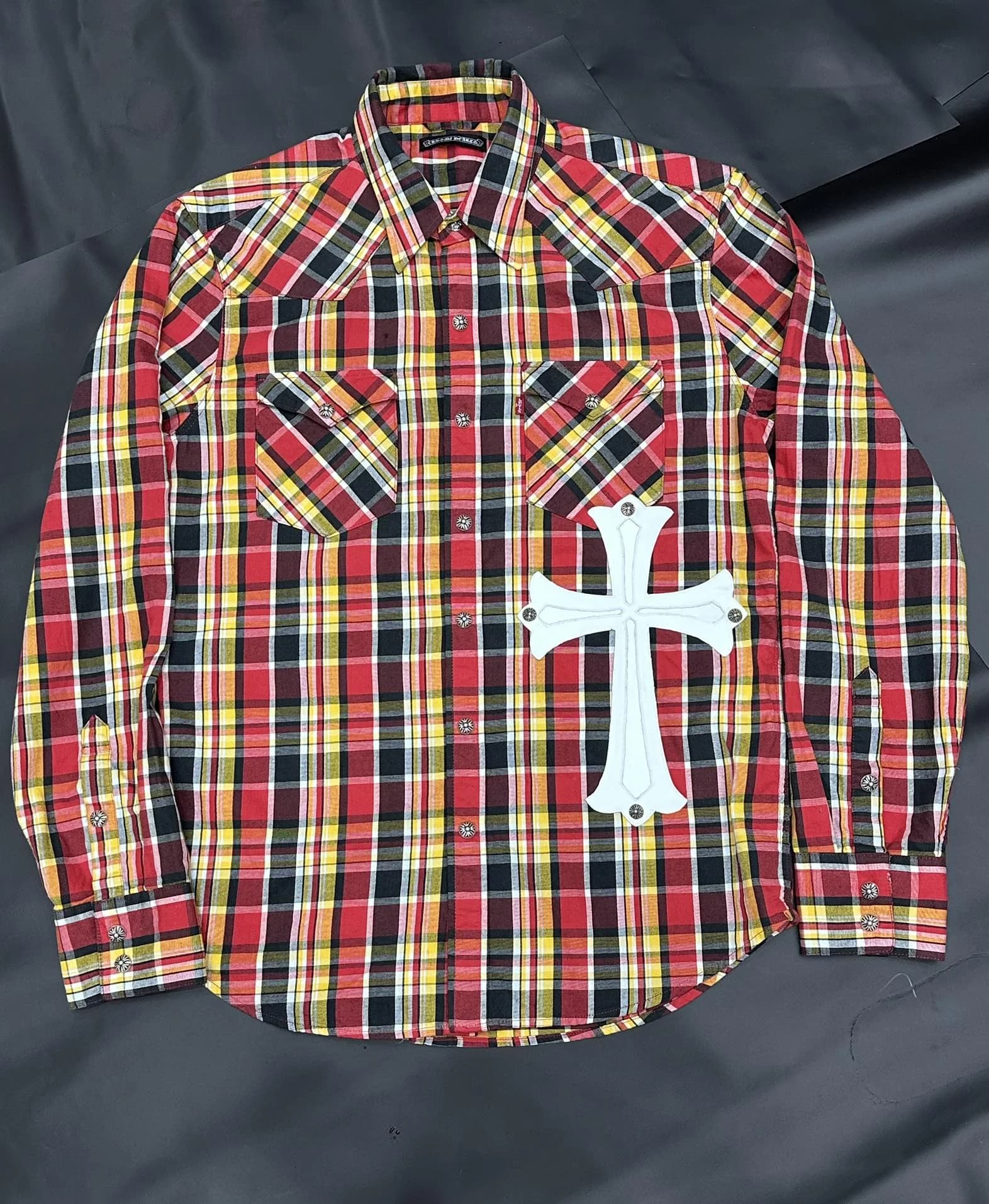 Рубашка Chrome Hearts в разноцветную клетку, вид спереди