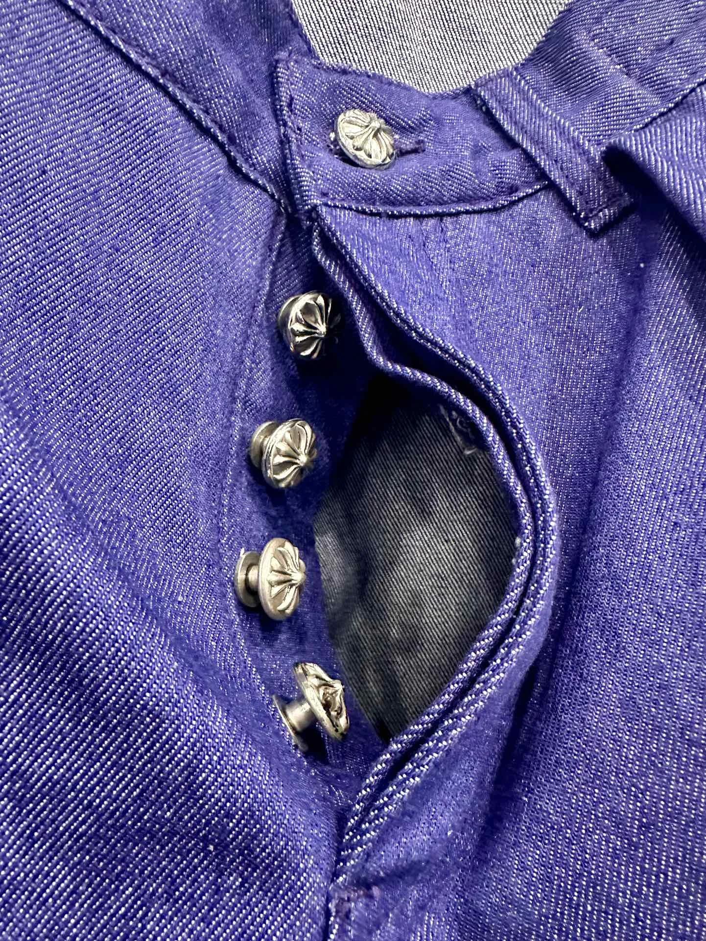 Застежка на металлические пуговицы-болты джинсов Chrome Hearts