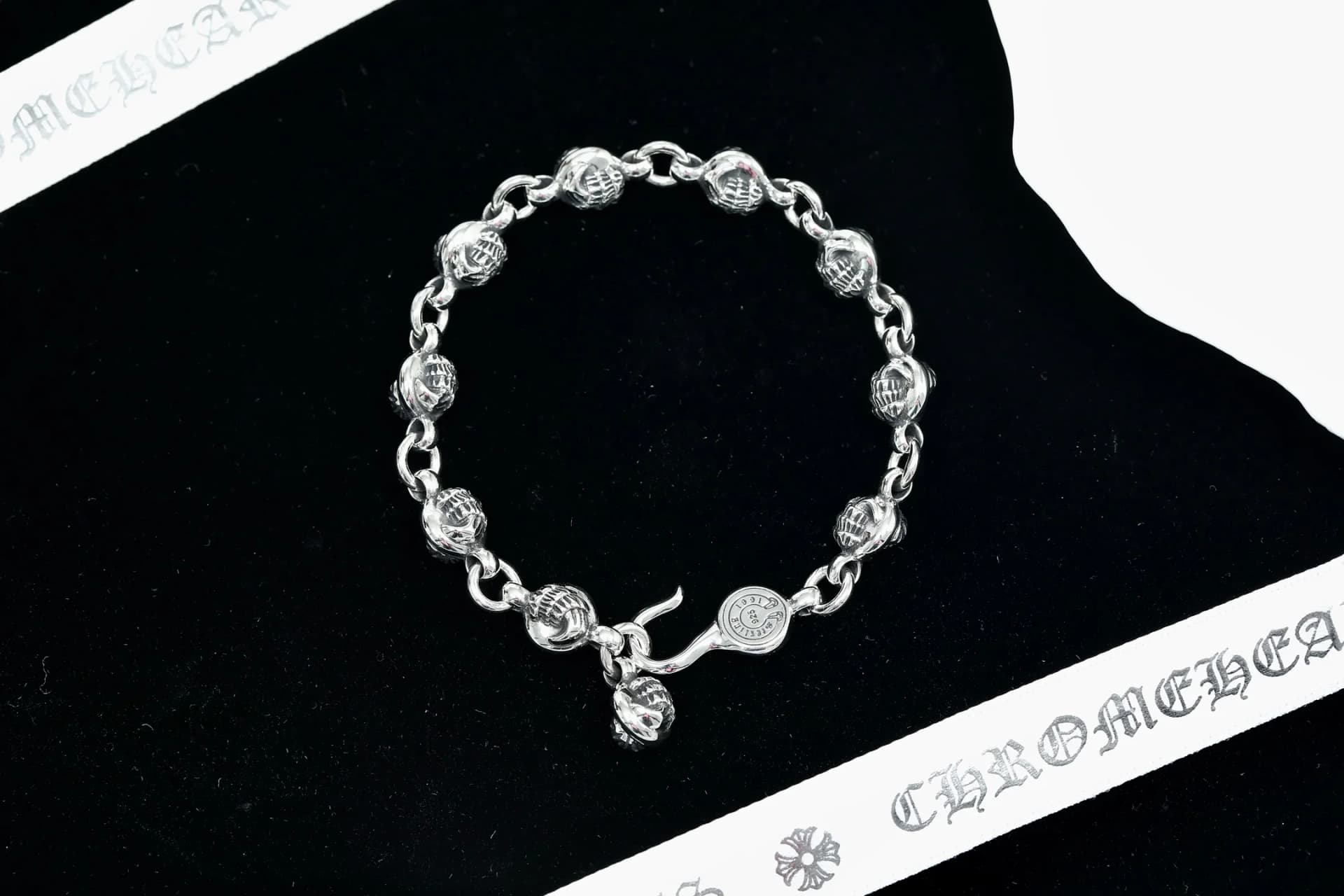 Серебряный браслет Chrome Hearts с объемными бусинами и застежкой-крючком