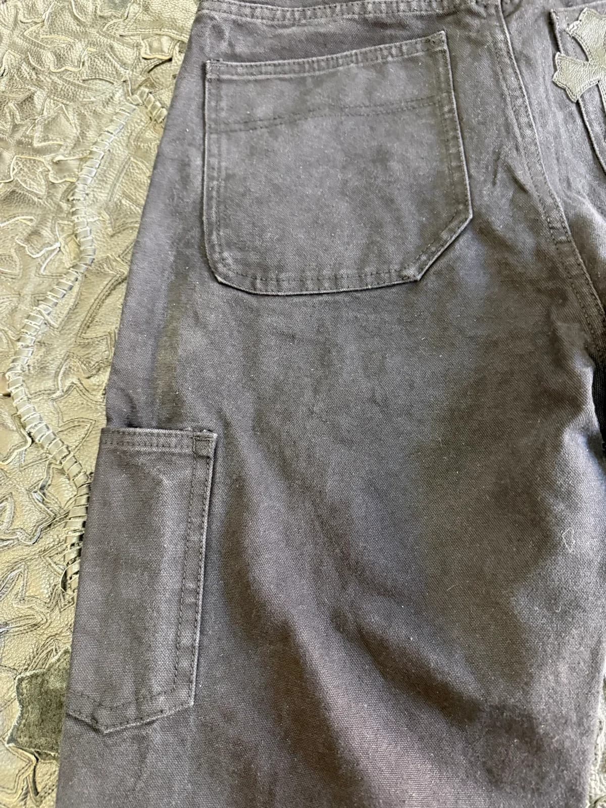 Накладной карман карго и задний карман брюк Chrome Hearts