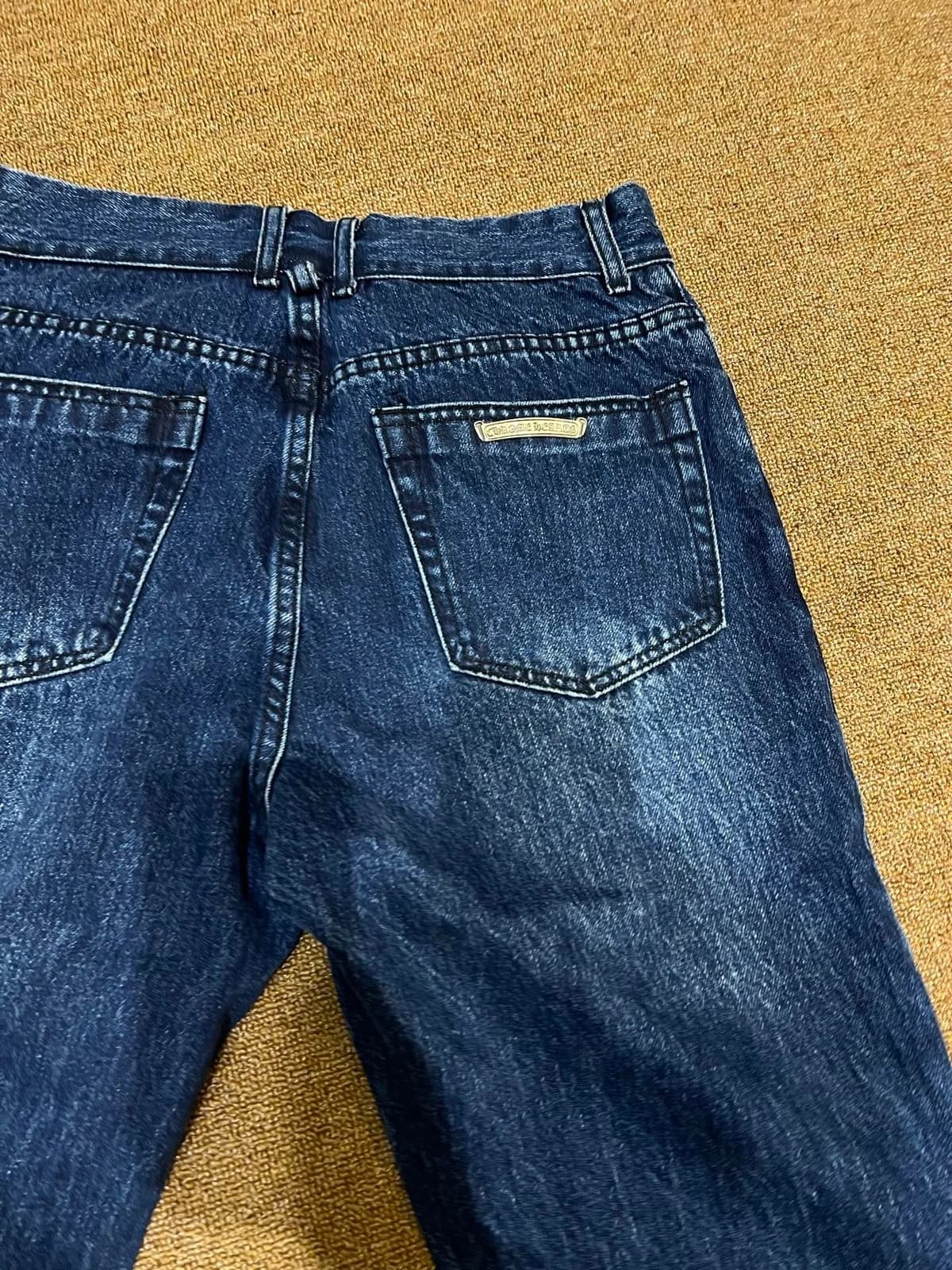 Задний карман джинсов Levi's 501 с металлической плашкой