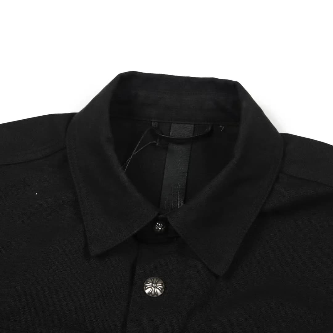 Воротник и кожаный ярлык внутри рубашки-куртки Chrome Hearts