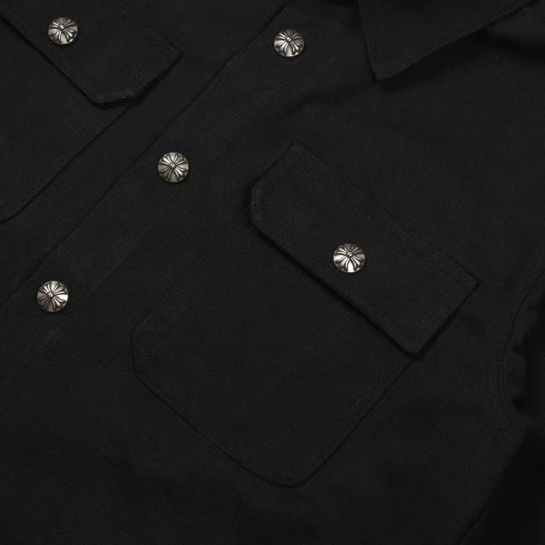 Нагрудный карман с клапаном и кнопкой на рубашке-куртке Chrome Hearts