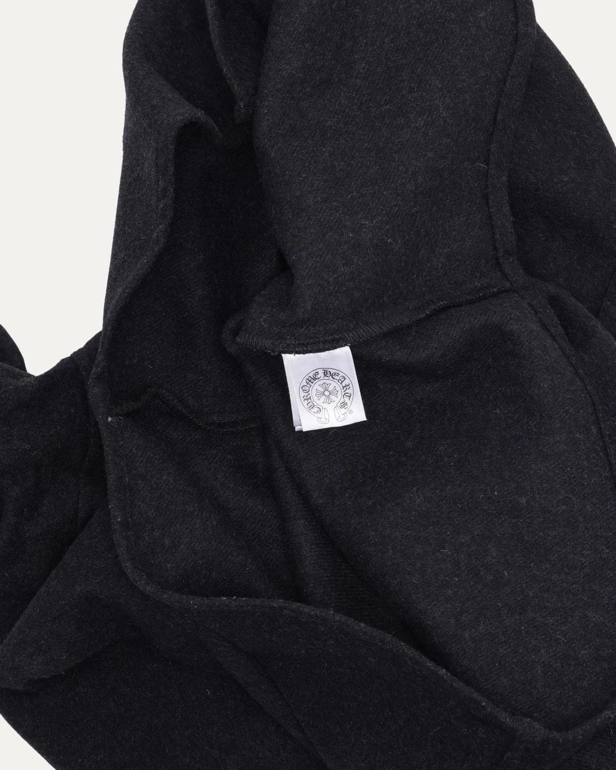Круглая нашивка Chrome Hearts внутри рубашки-куртки