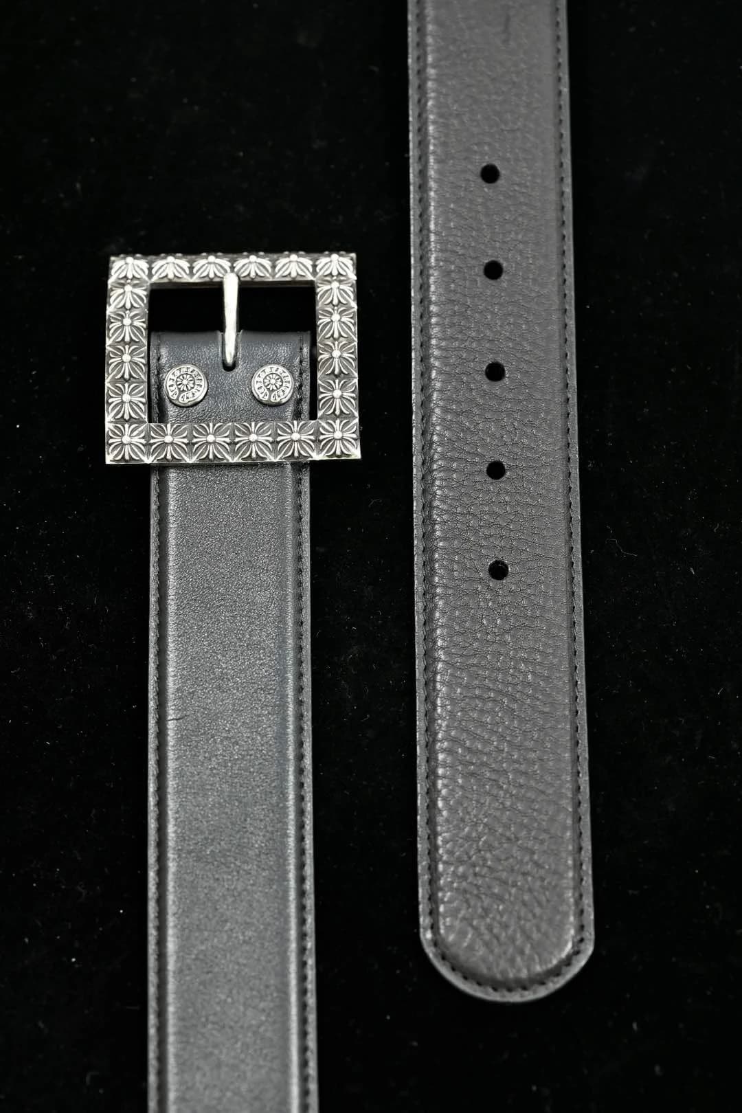 Полотно ремня Chrome Hearts с квадратной пряжкой и отверстиями для регулировки