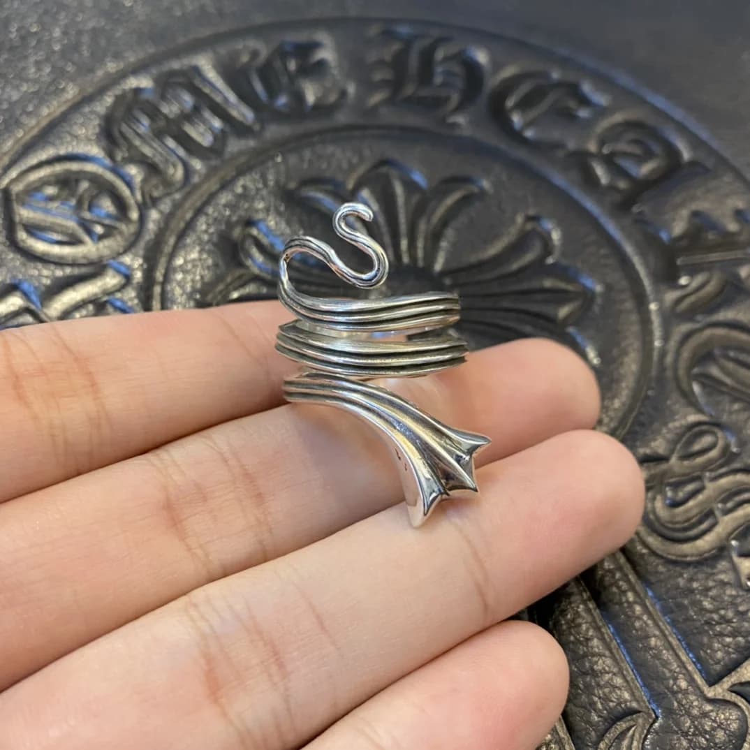 Кольцо Chrome Hearts из серебра 925 пробы в виде извивающейся змеи