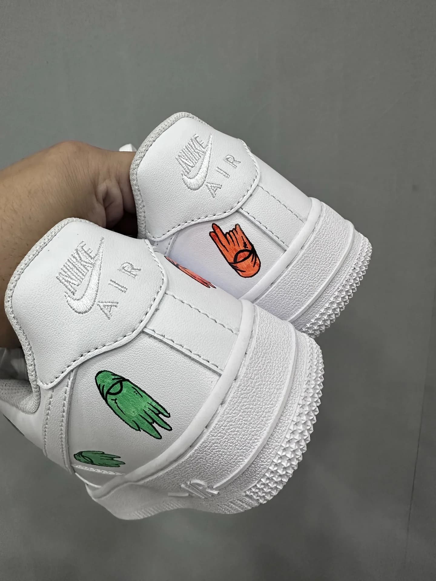 Задники кроссовок Chrome Hearts x Nike Air Force 1 Matty Boy с принтами