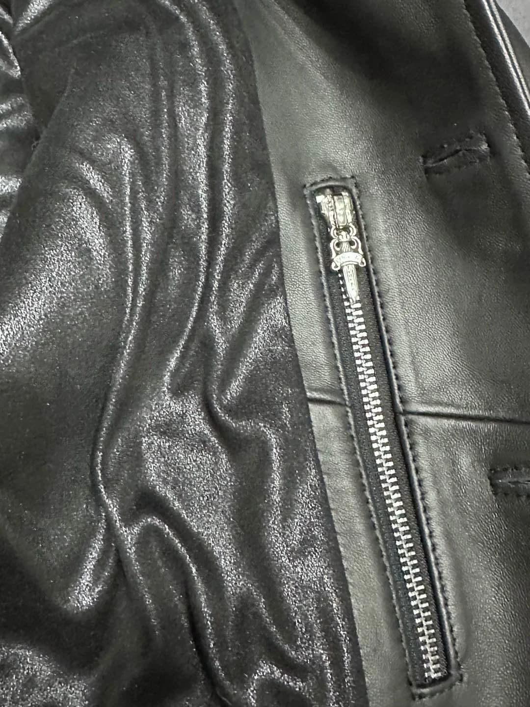 Внутренний карман на молнии кожаной куртки Chrome Hearts