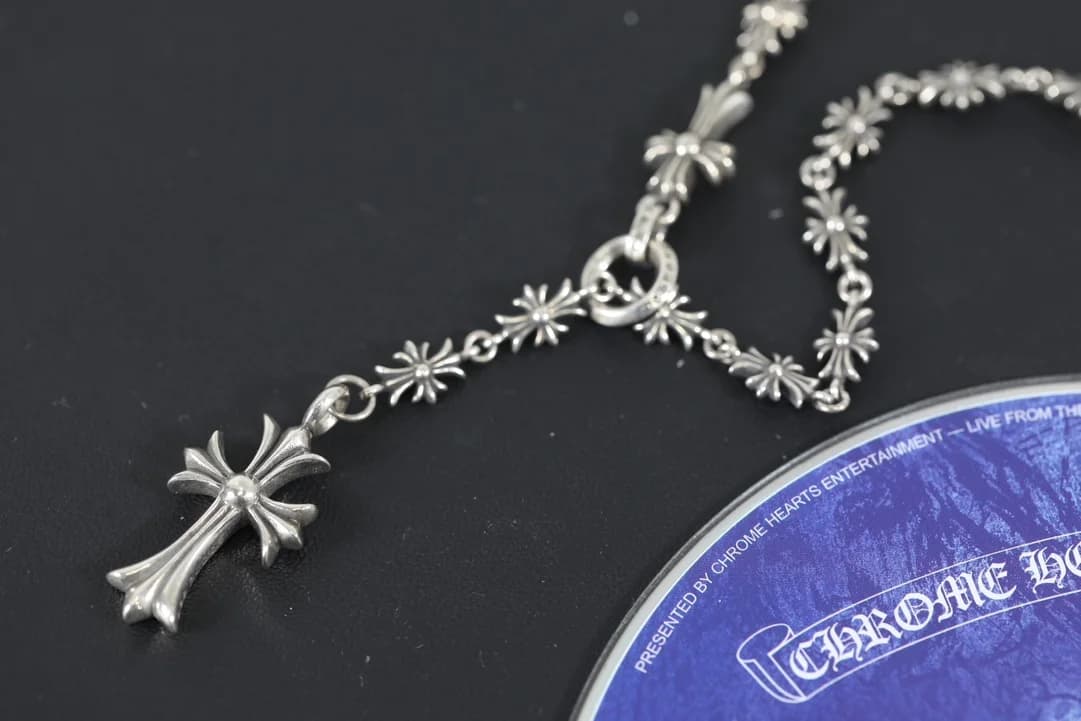 Подвеска в виде креста на цепочке колье Chrome Hearts