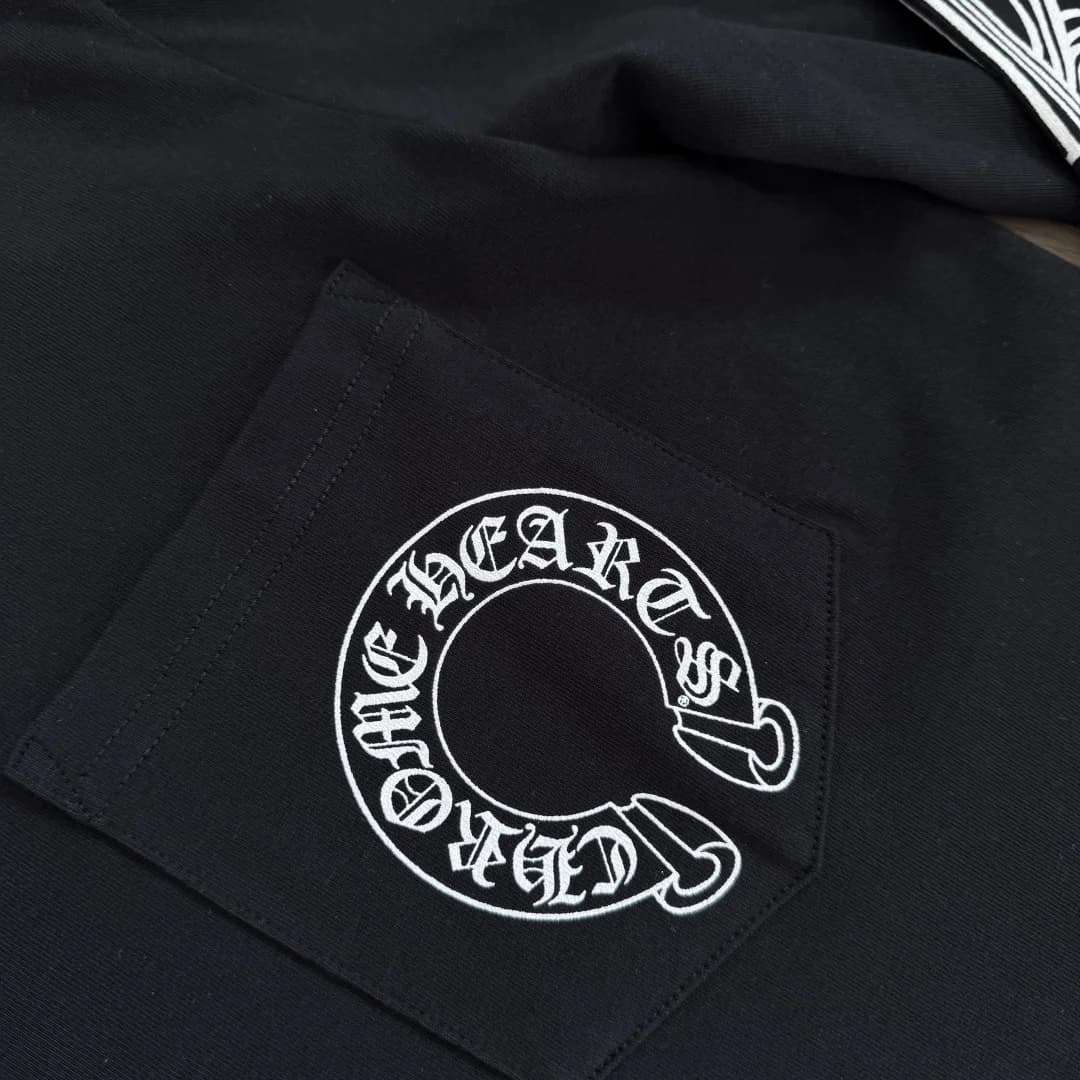 Нагрудный карман с принтом на лонгсливе Chrome Hearts