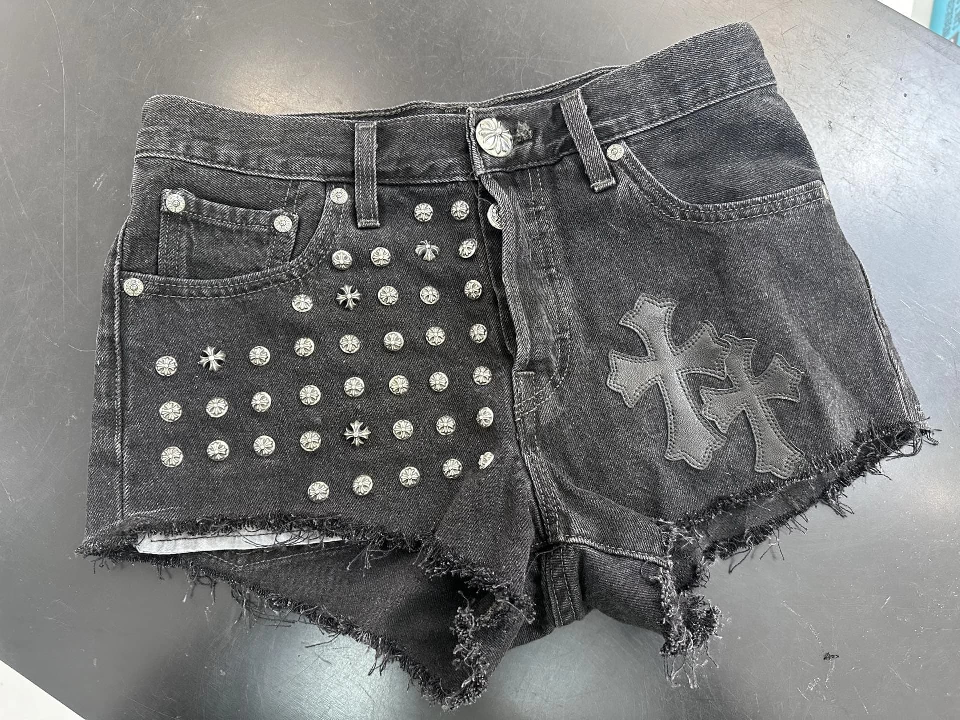 Женские джинсовые шорты Chrome Hearts Vintage 501 черно-серого цвета, вид спереди