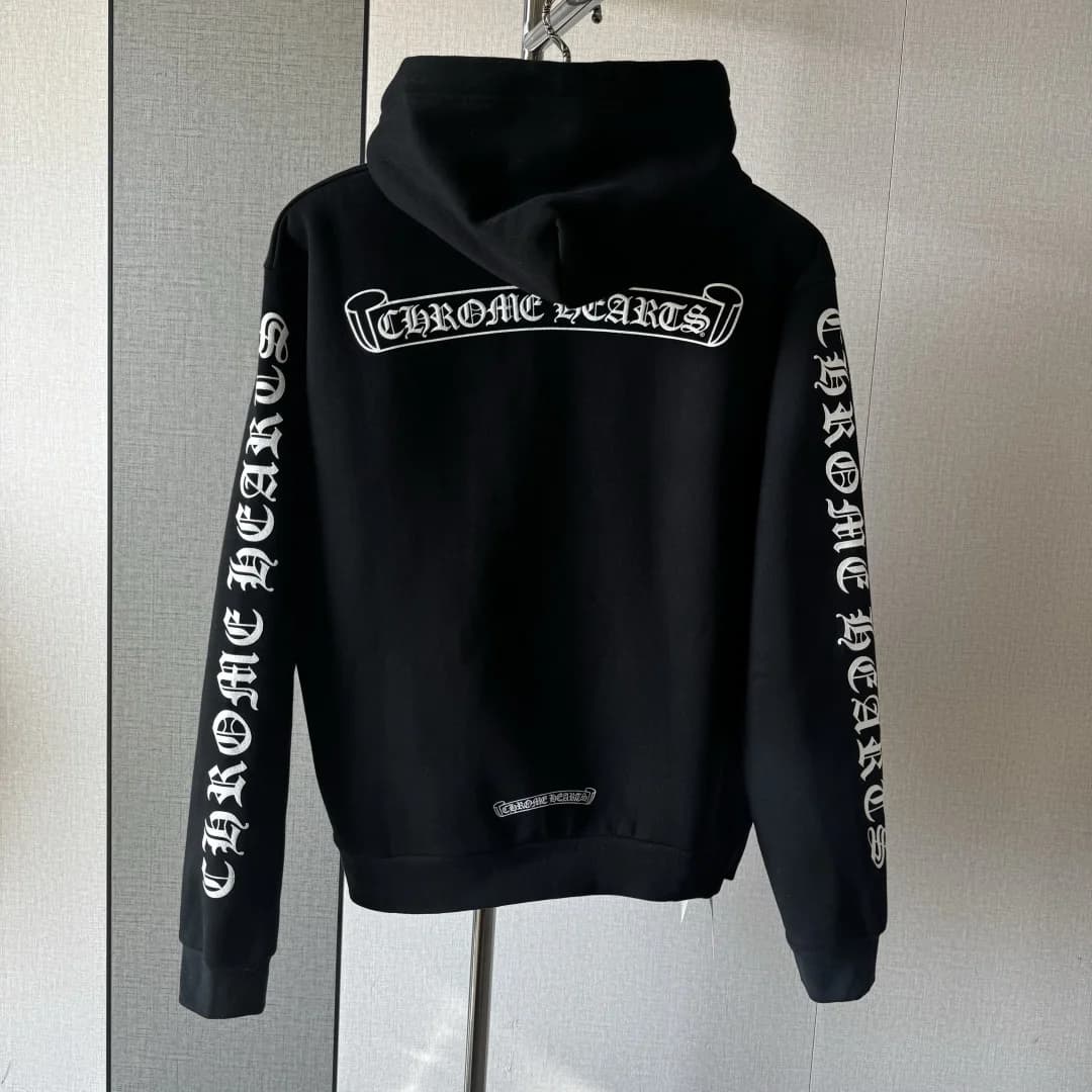 Черное худи Chrome Hearts на вешалке, вид сзади