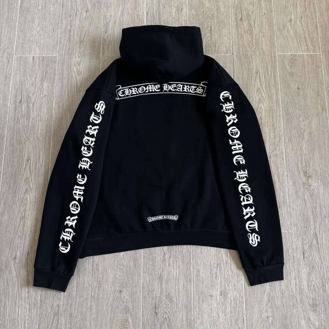 Черное худи Chrome Hearts с капюшоном, вид сзади