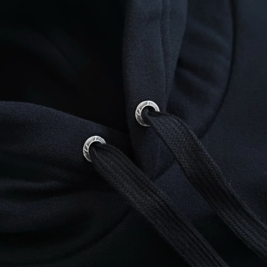 Капюшон худи Chrome Hearts со шнурком и серебряными люверсами