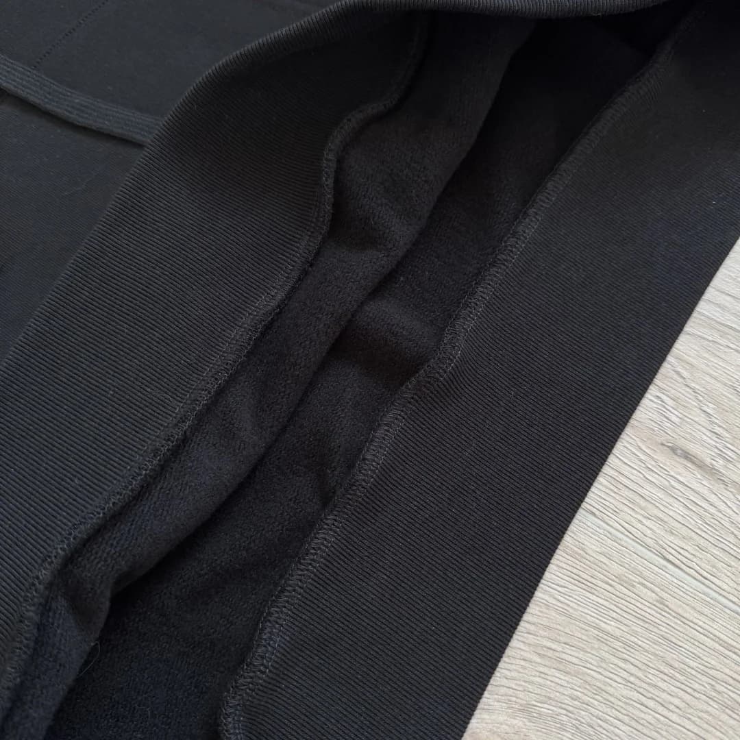 Мягкая флисовая изнанка черного худи Chrome Hearts