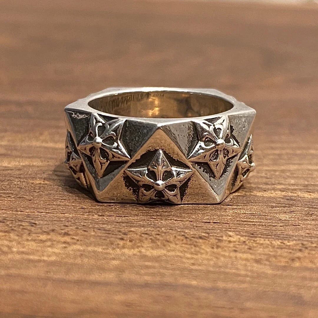 Серебряное кольцо Chrome Hearts Pentagon Star, фронтальный вид
