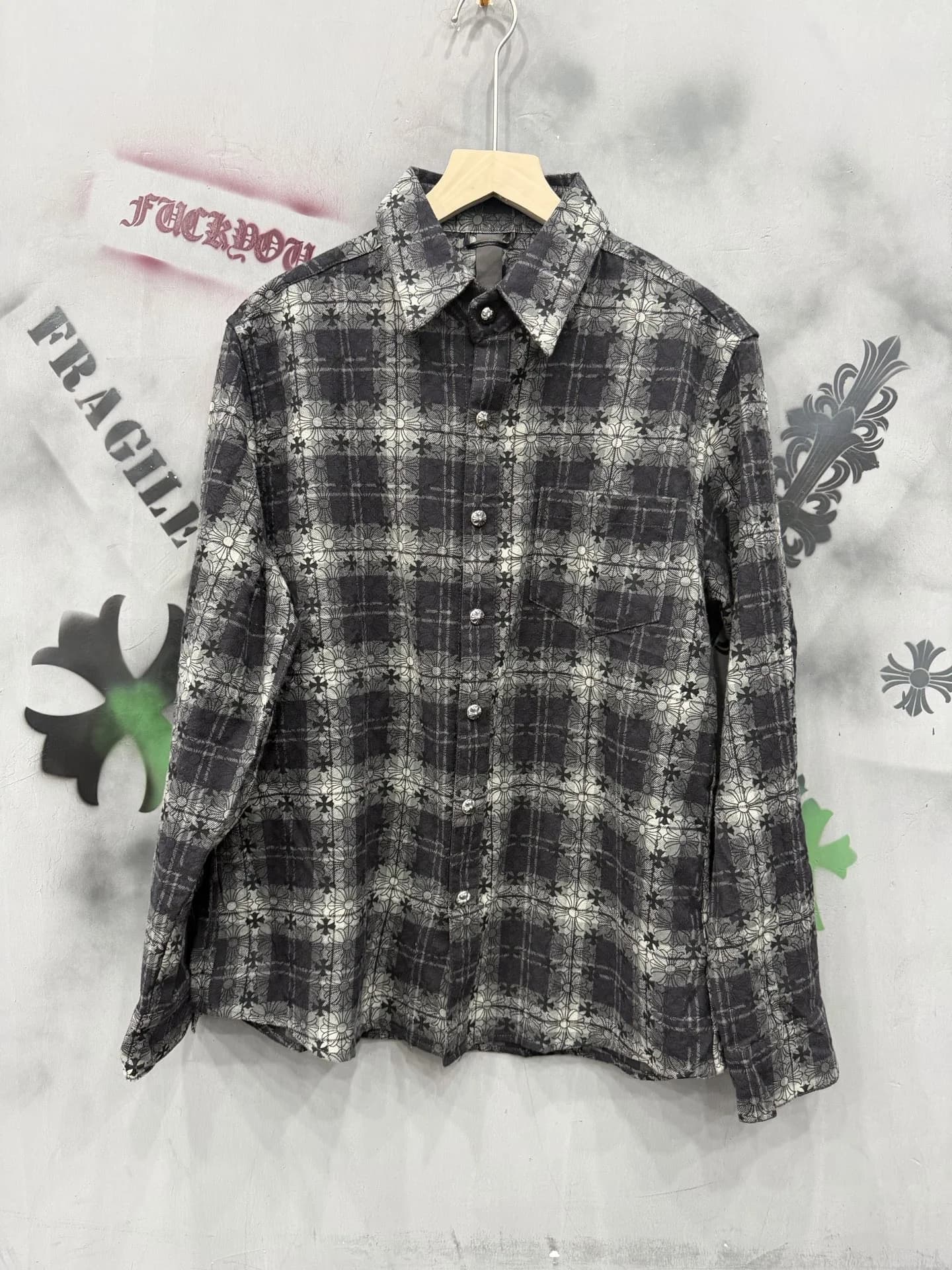 Рубашка в клетку Chrome Hearts, вид спереди